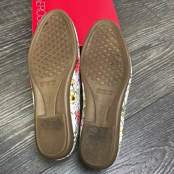 AEROSOLES You Betcha white floral laser cut flats - Picture 4 of 5